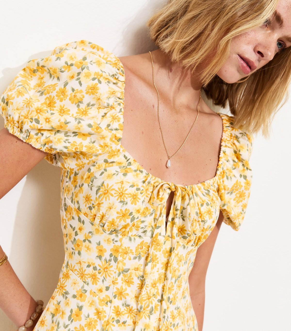 New Look Women's Yellow Floral Print Milkmaid Split Front Midi Dress New Look - 3