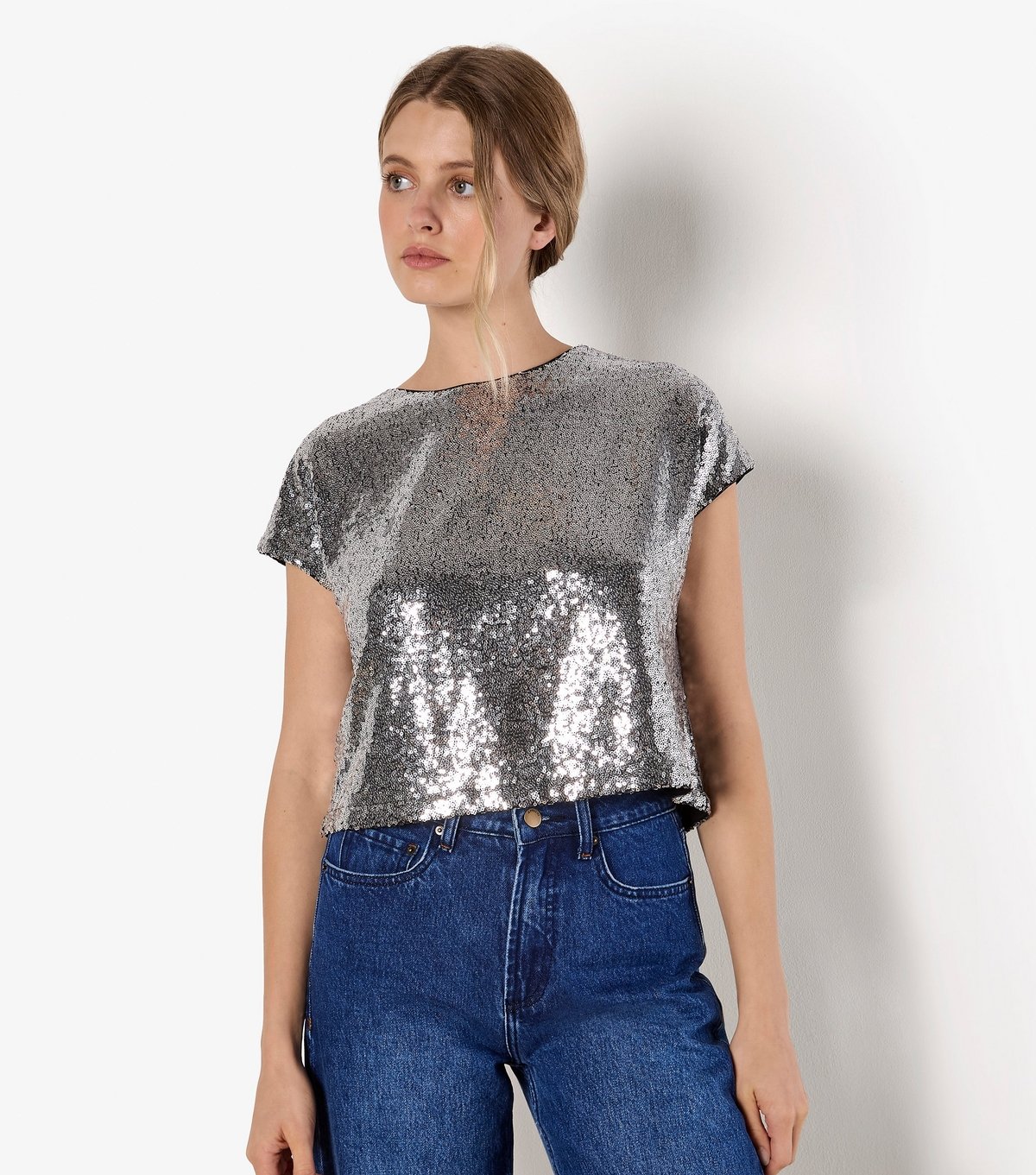 Apricot Women's Silver Flat Sequin Cropped Tee Apricot New Look - 1