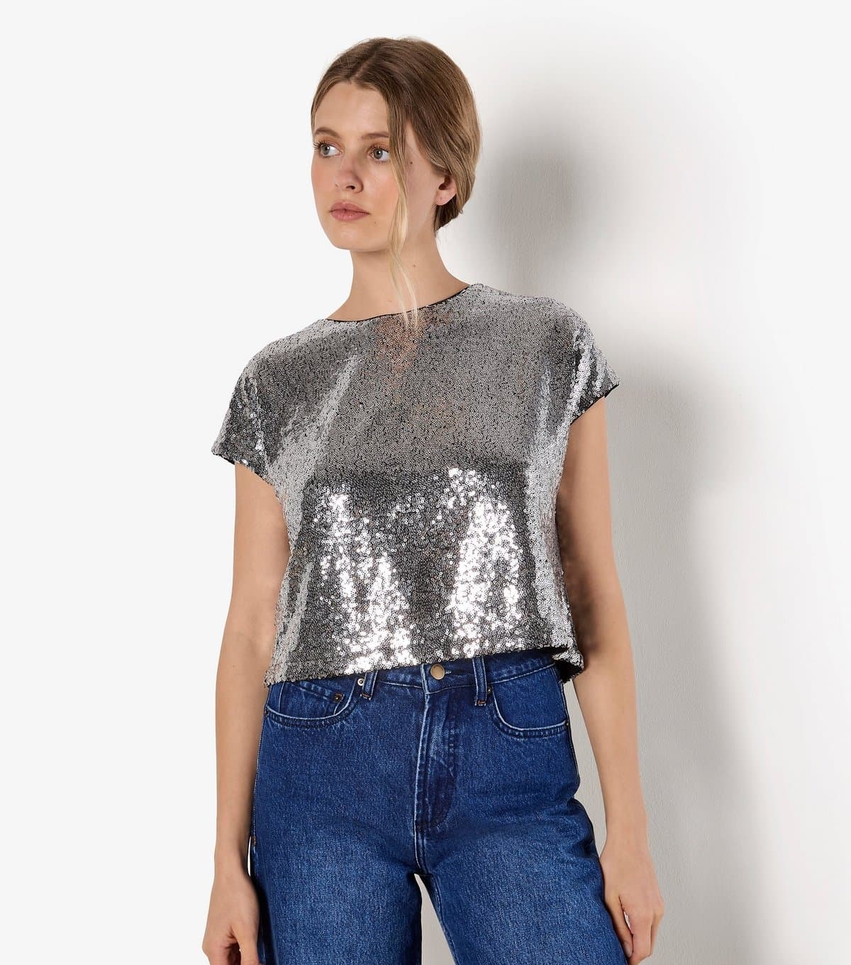 Apricot Women's Silver Flat Sequin Cropped Tee Apricot New Look