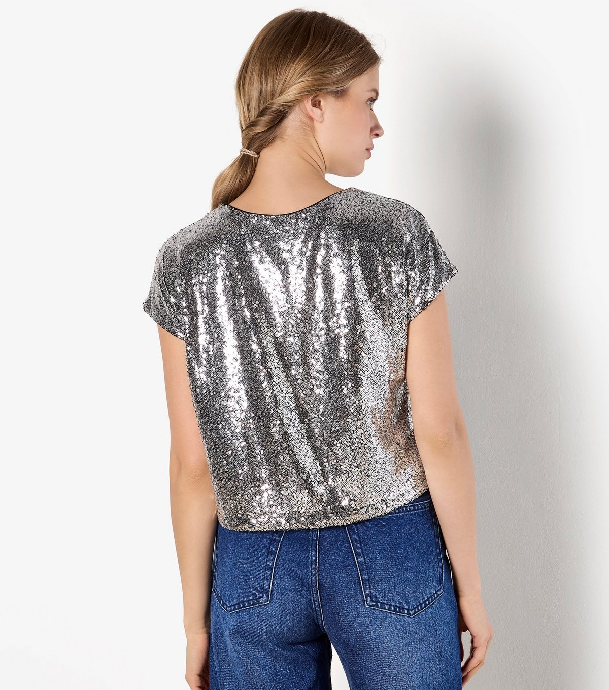 Apricot Women's Silver Flat Sequin Cropped Tee Apricot New Look - 3