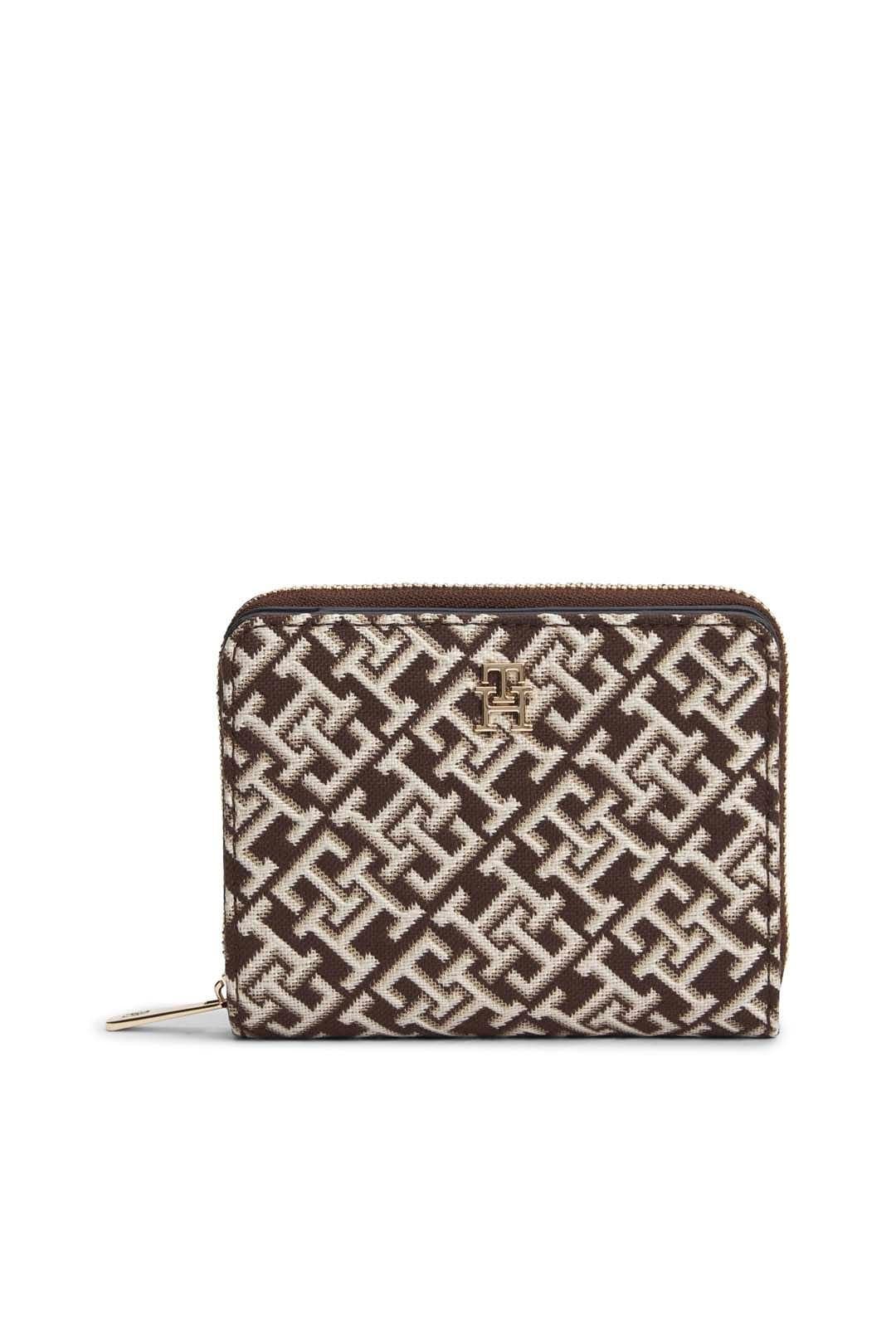Tommy Hilfiger Tommy Hilfiger Women's Icon Med Flap Zip Around Purse Jacquard Brown in Cream
