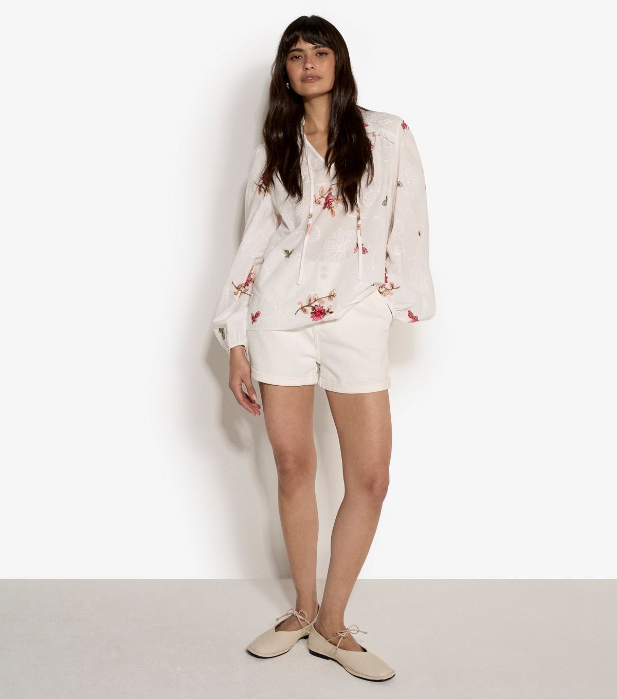 Apricot Women's White Floral Embroidered Shirt Apricot New Look - 3