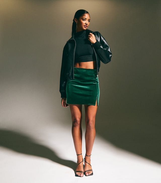 New Look Women's Green Velvet Split Front Mini Skirt New Look - 3