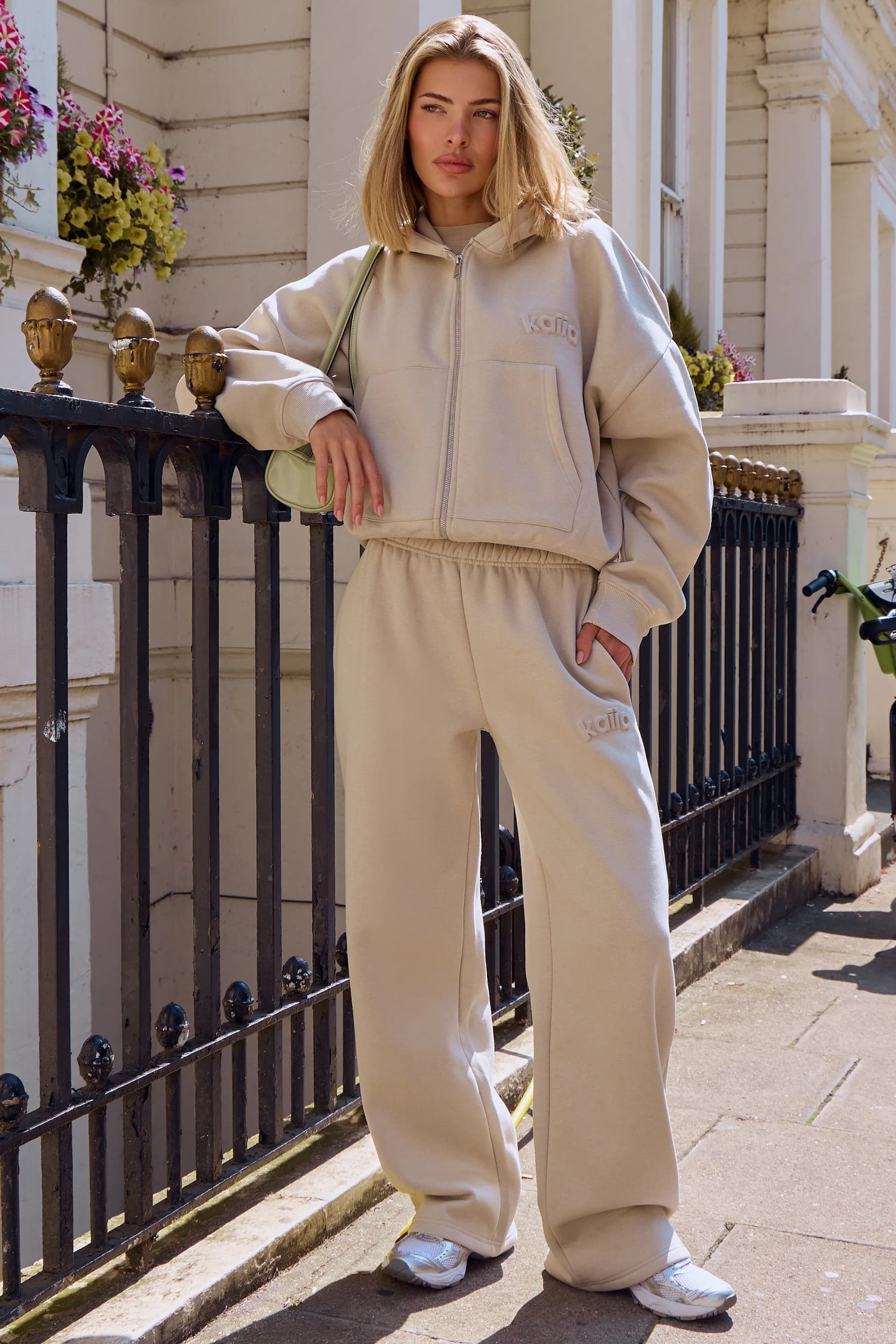 Kaiia Kaiia Embossed Wide Leg Joggers Ash Taupe