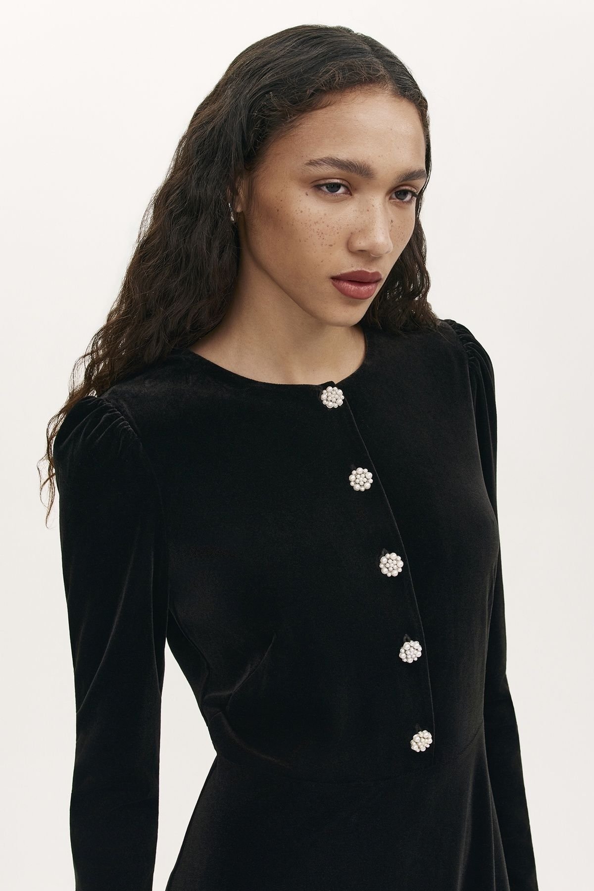 Finery London Finery London Women's Rae Velvet Round Neck Short Dress in Black - 4