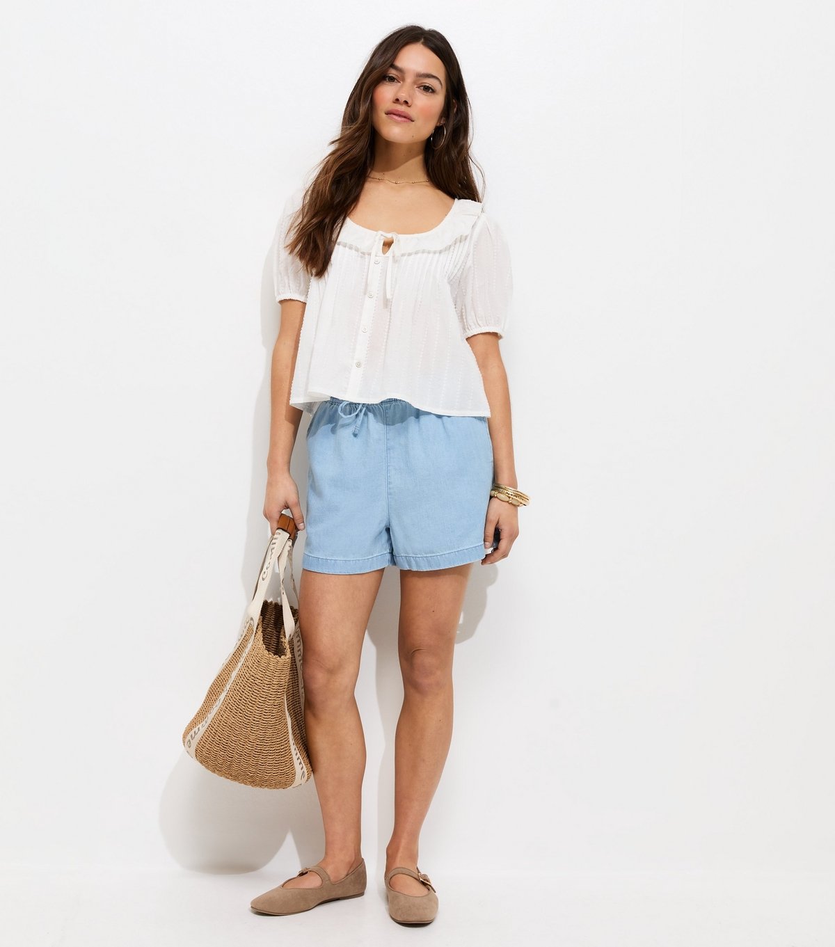 New Look Women's Petite Light Blue Wash Chambray Pull On Shorts New Look - 2