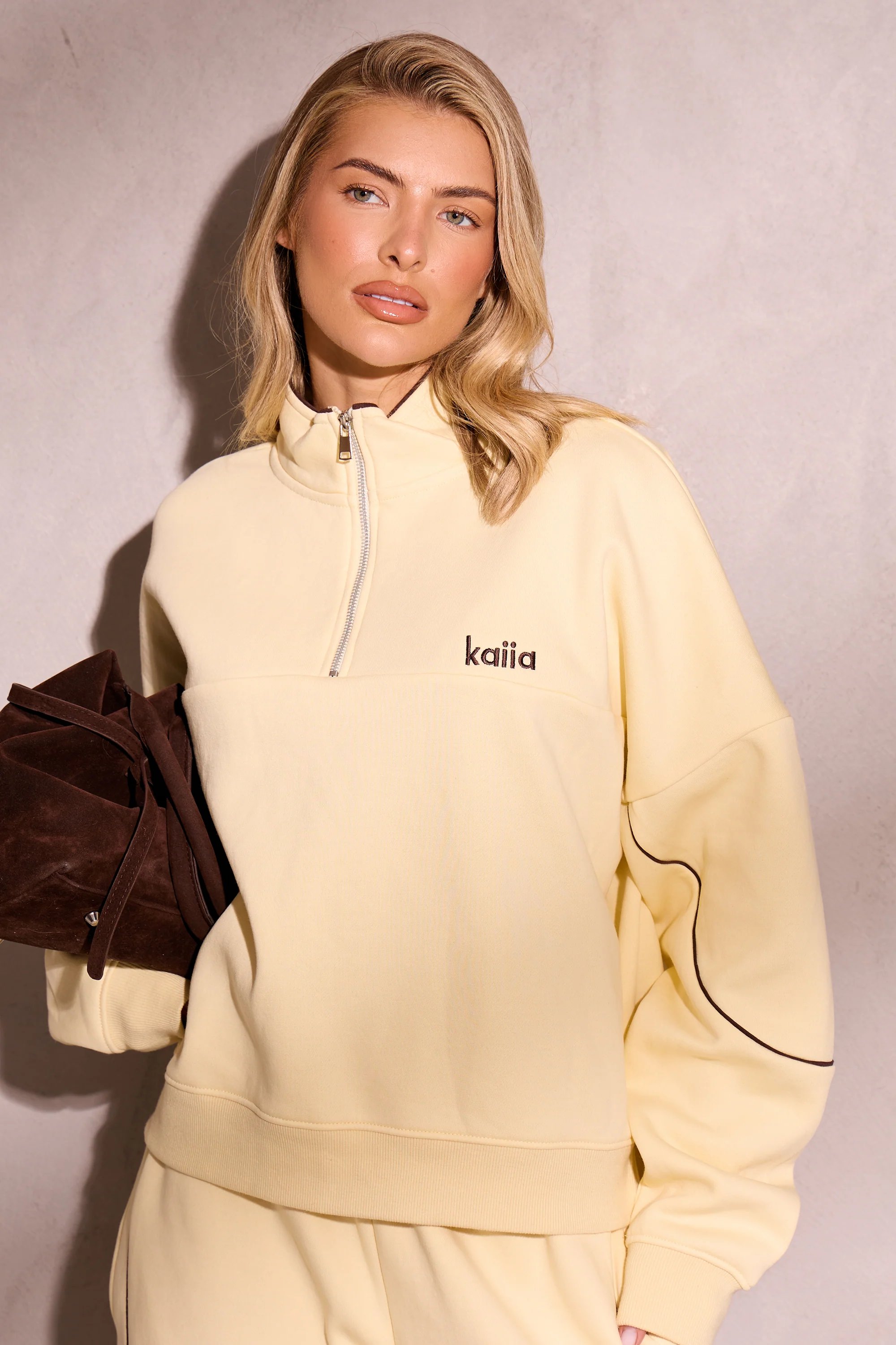 Kaiia Kaiia Contrast Piping Quarter Zip Sweatshirt Lemon & Brown - 2