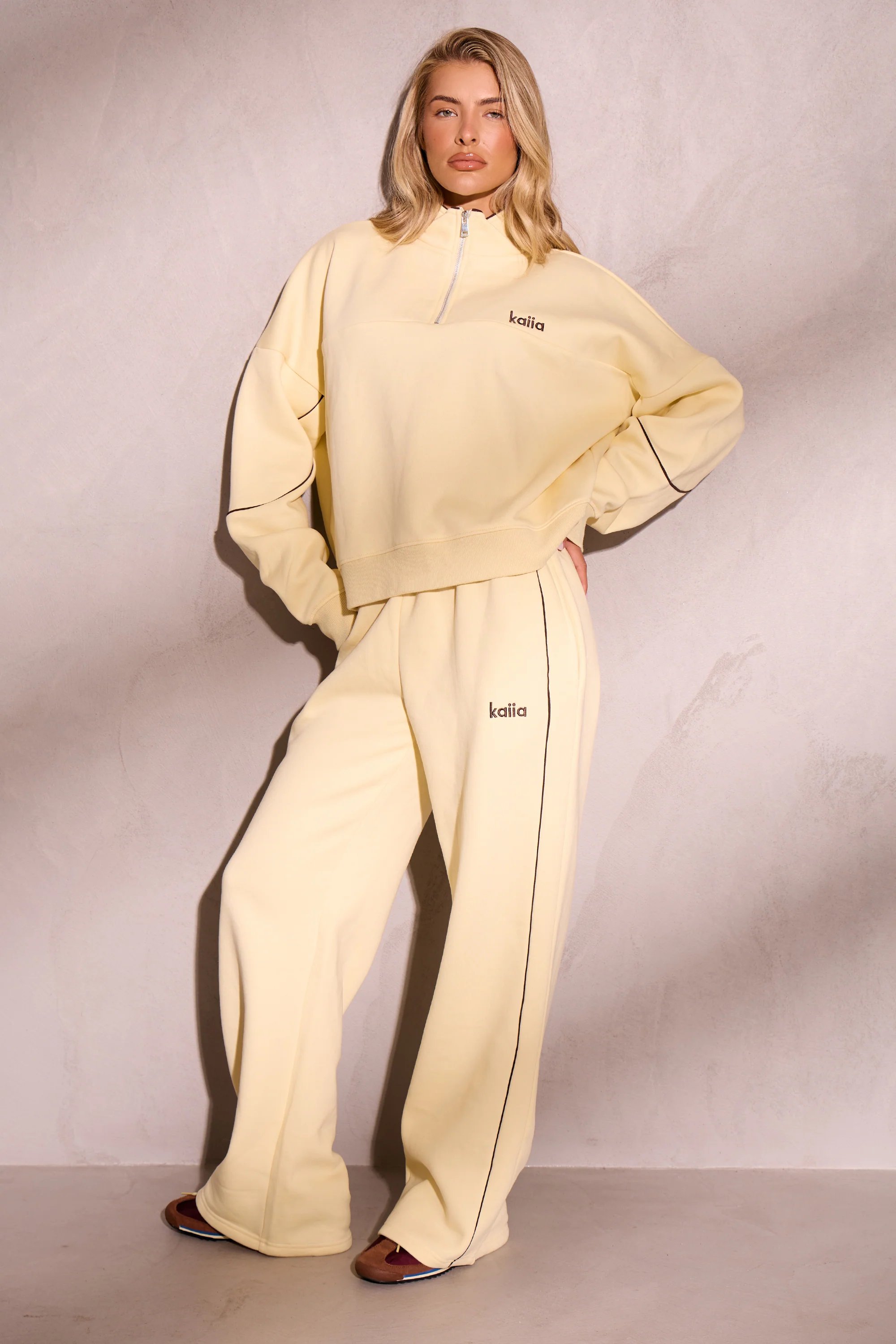 Kaiia Kaiia Contrast Piping Quarter Zip Sweatshirt Lemon & Brown - 3