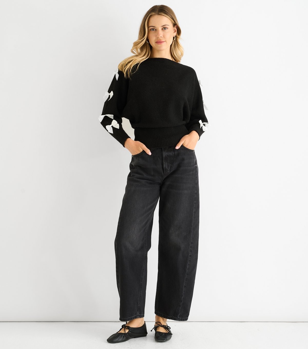 Gini London Women's Black Contrast Bow Applique Jumper Gini London New Look - 2