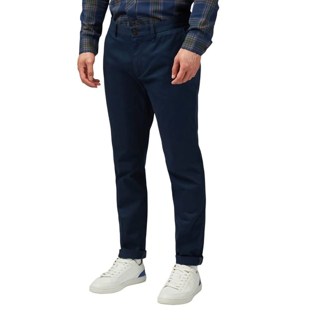 Ben Sherman Ben Sherman Men's Signature Stretch Slim Chinos in Dark Navy - 2