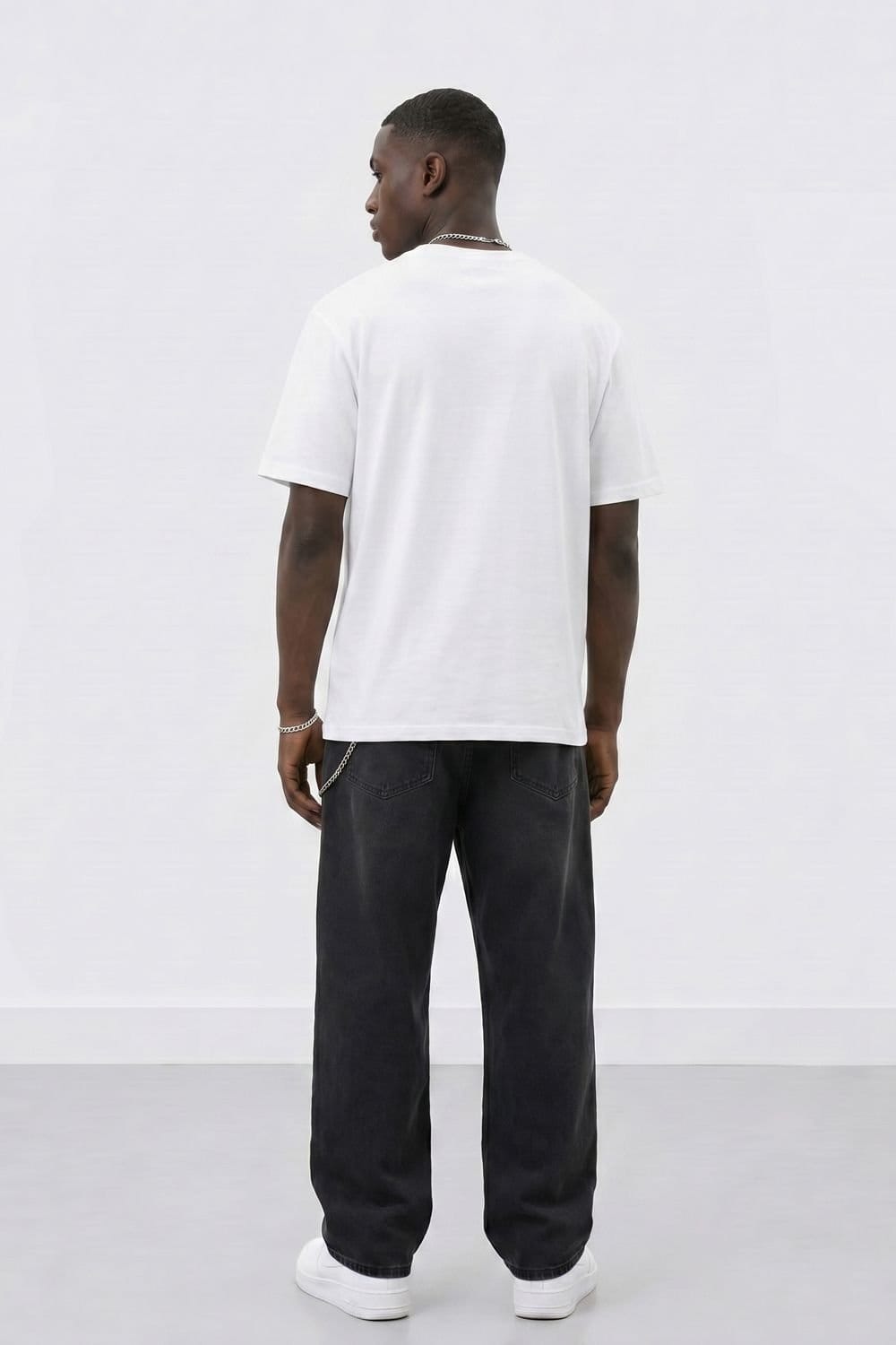 LONDON ATTITUDE LONDON ATTITUDE Men's Essential Split Red Graphic Premium Cotton T-Shirt in White - 4