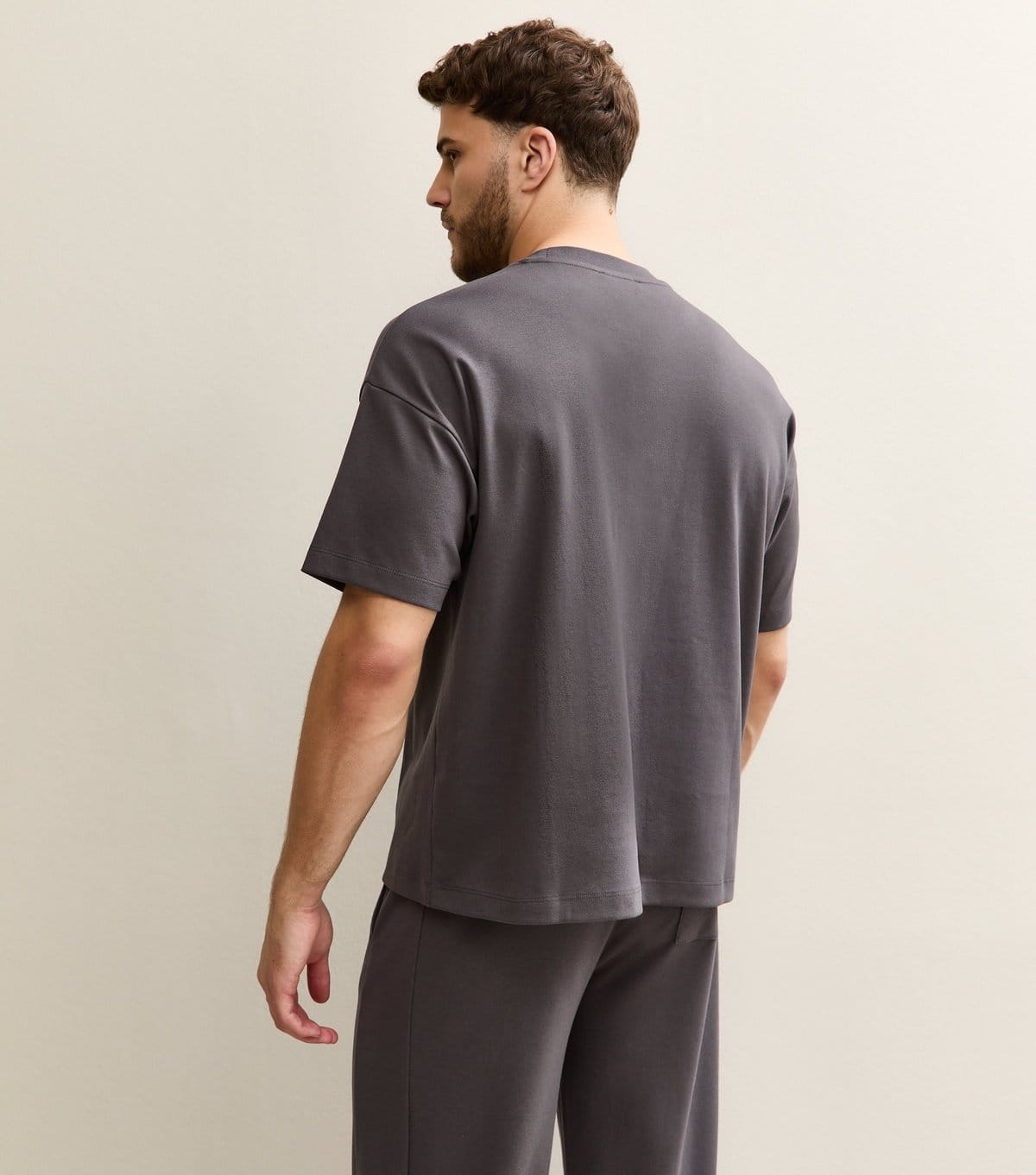 New Look Men's Dark Grey Boxy Crew Neck Heavyweight T-Shirt New Look - 4