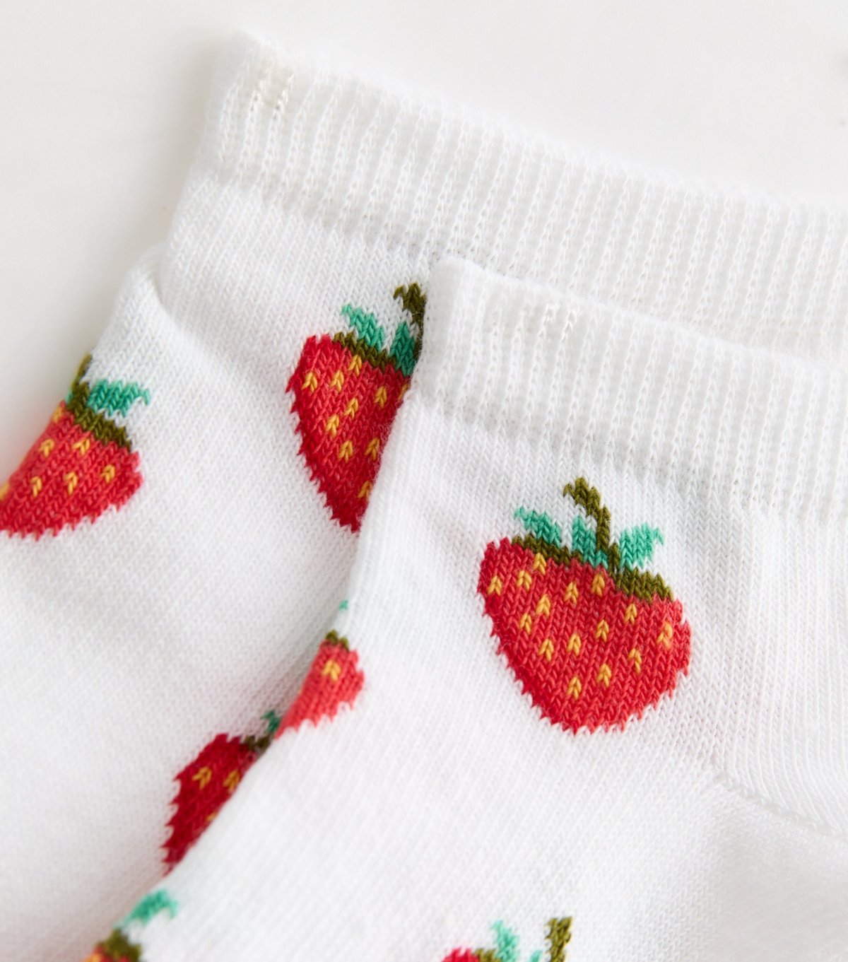 New Look White Strawberry Trainer Socks New Look - 2
