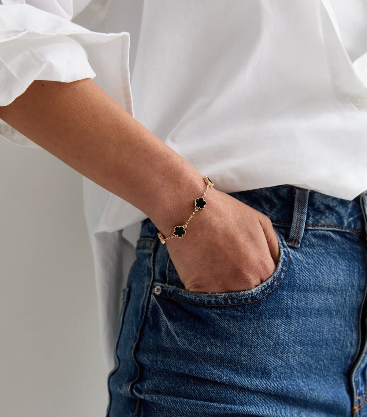 New Look Black Flower Fine Chain Bracelet New Look