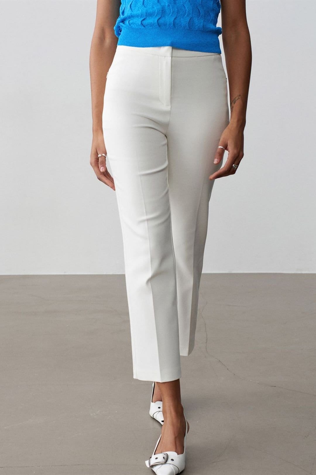 Dilvin Dilvin Women's High-waist Flare Capri Trousers in White - 4