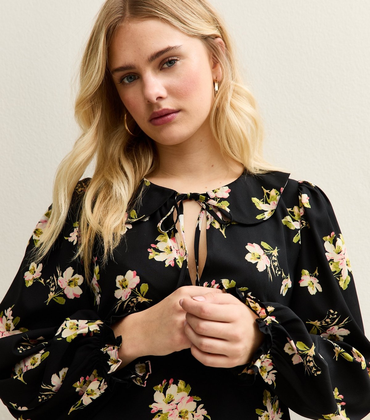 New Look Women's Black Floral Print Collared Keyhole Neck A-line Mini Dress New Look - 3