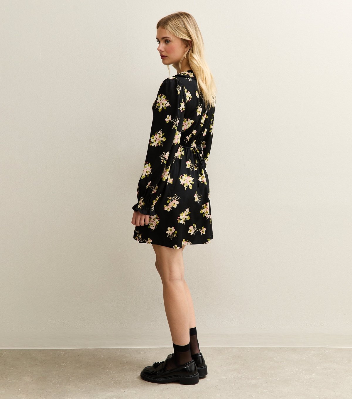 New Look Women's Black Floral Print Collared Keyhole Neck A-line Mini Dress New Look - 4