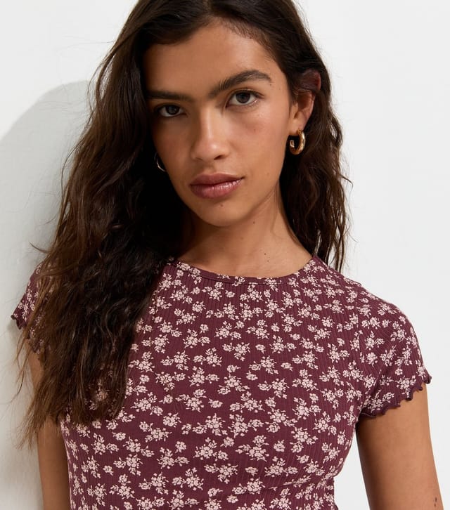 New Look Women's Red Cotton Rich Ribbed Ditsy Print T-Shirt New Look - 2