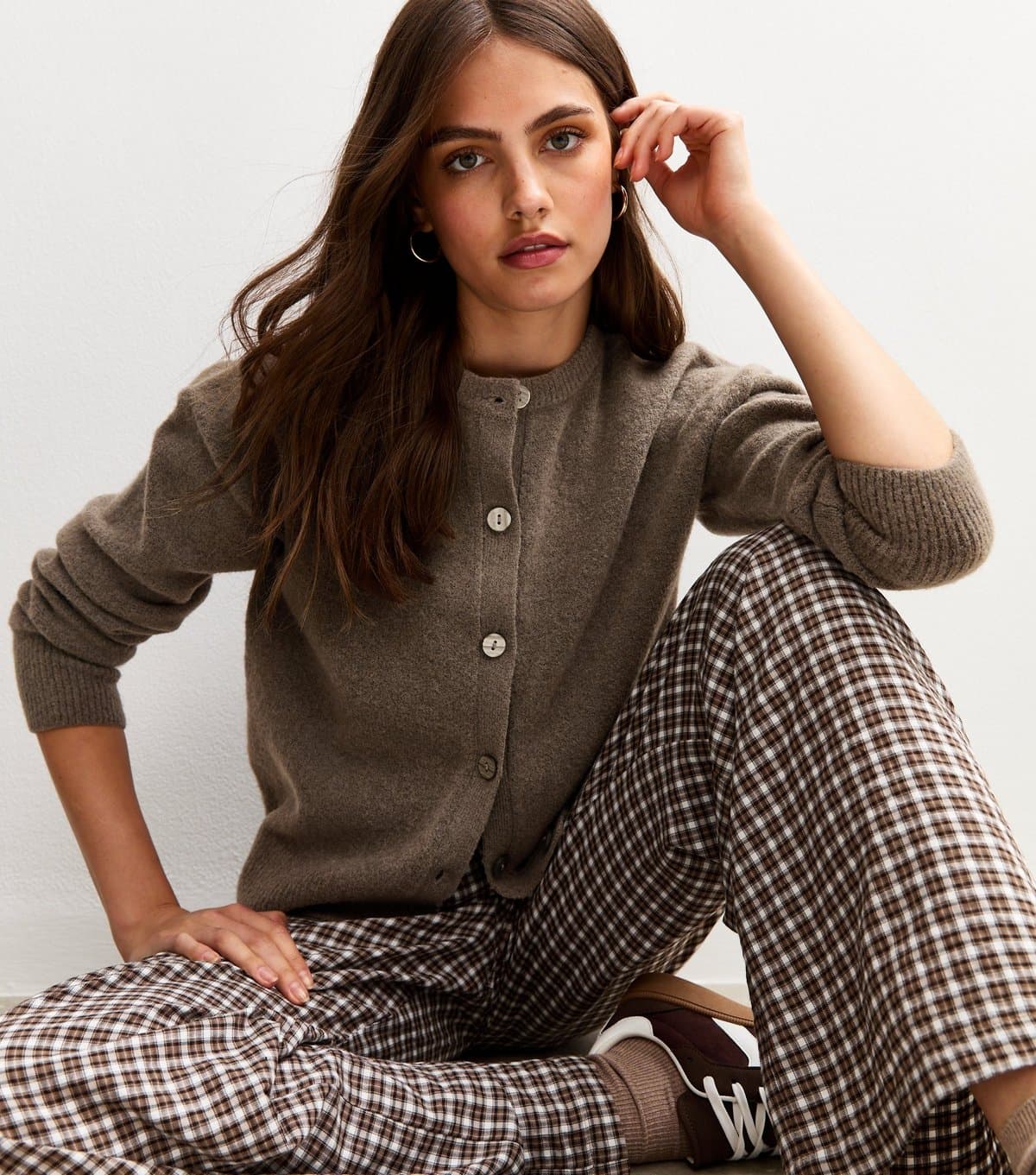 New Look Women's Dark Mink Crew Neck Knit Cardigan New Look