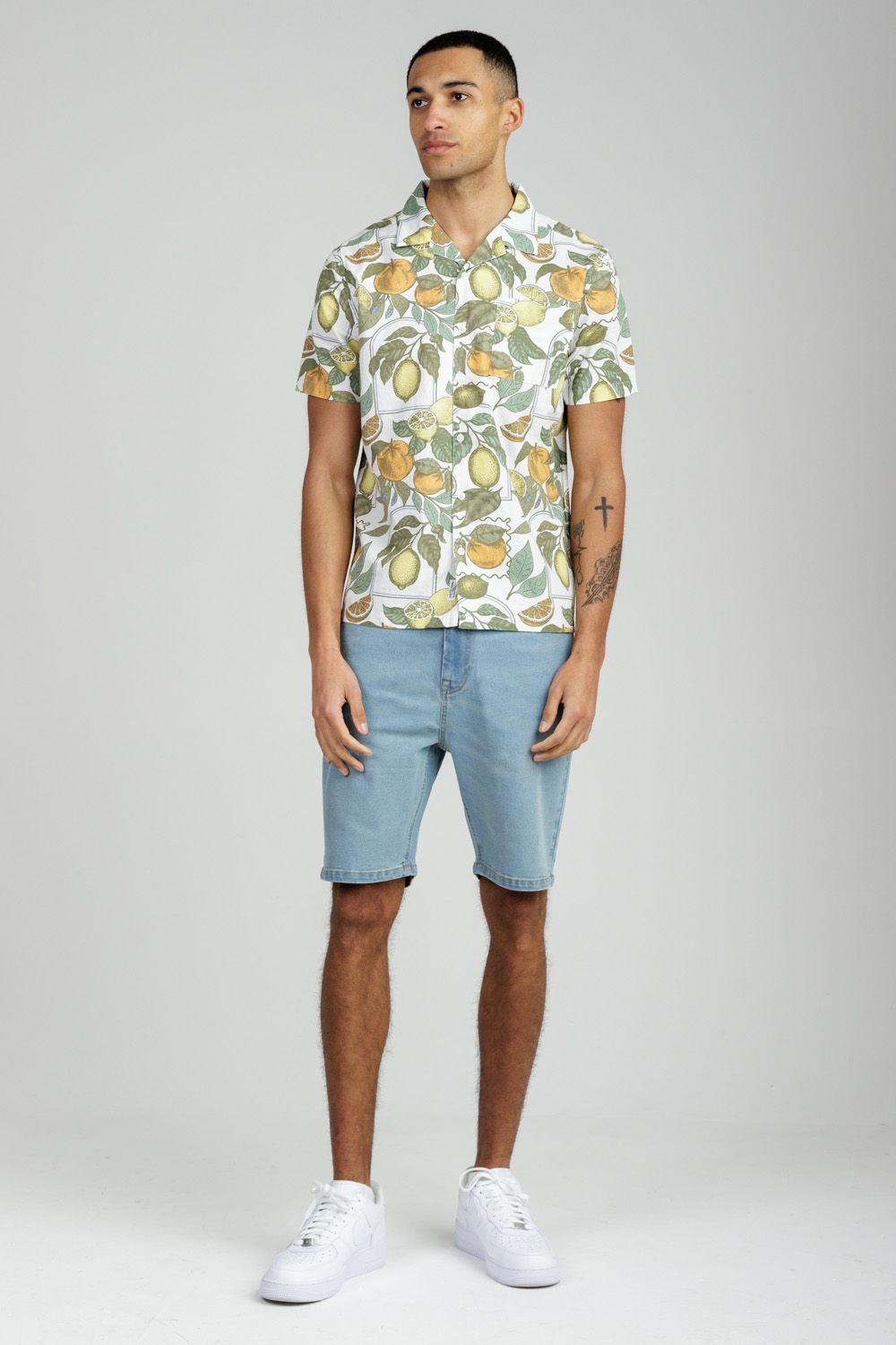 Tokyo Laundry Tokyo Laundry Men's Cotton Poplin Button-Up Shirt with Citrus Fruit Print in White - 3