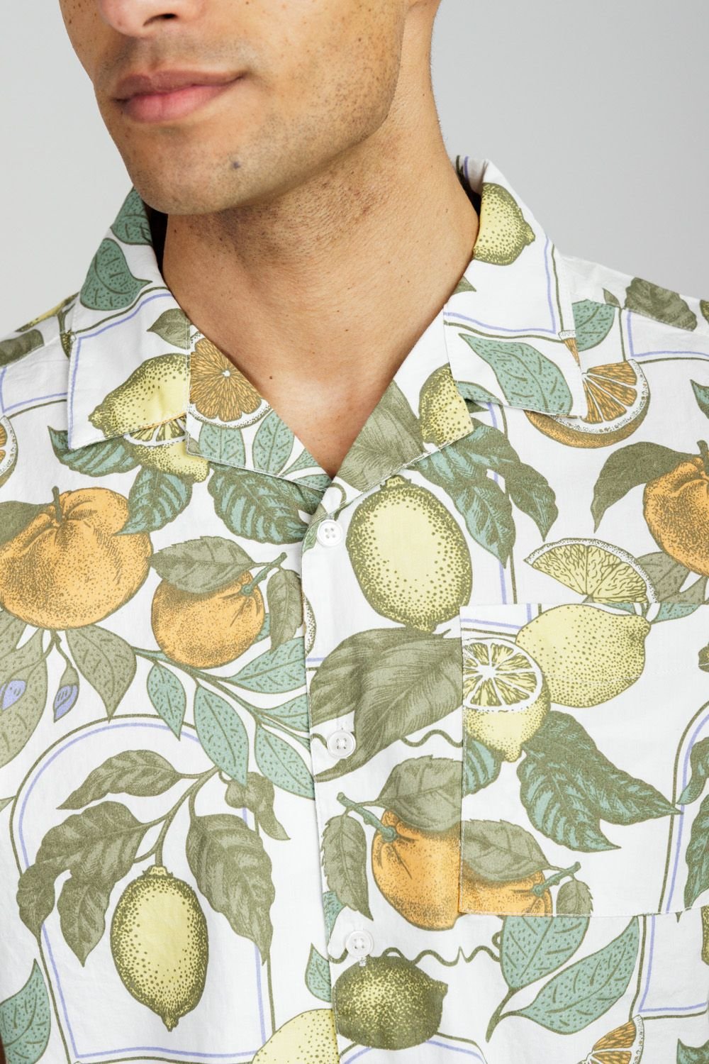 Tokyo Laundry Tokyo Laundry Men's Cotton Poplin Button-Up Shirt with Citrus Fruit Print in White - 4