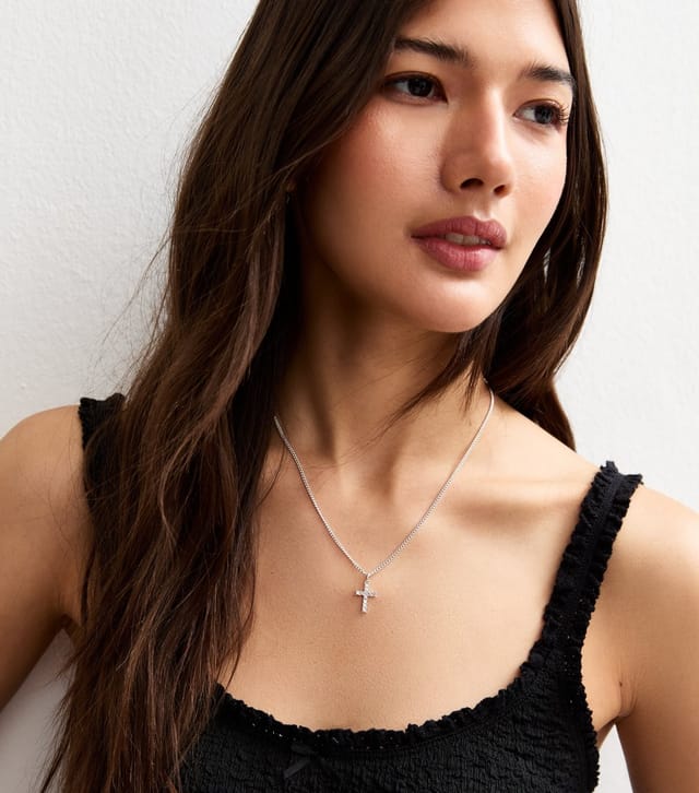 New Look Silver Tone Cross Pendant Necklace New Look - 2