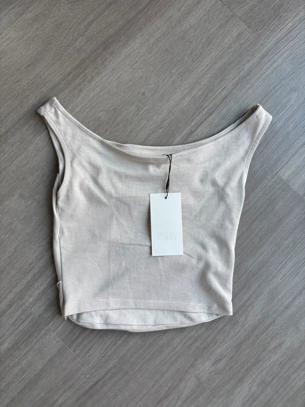 Zara Beige crop top