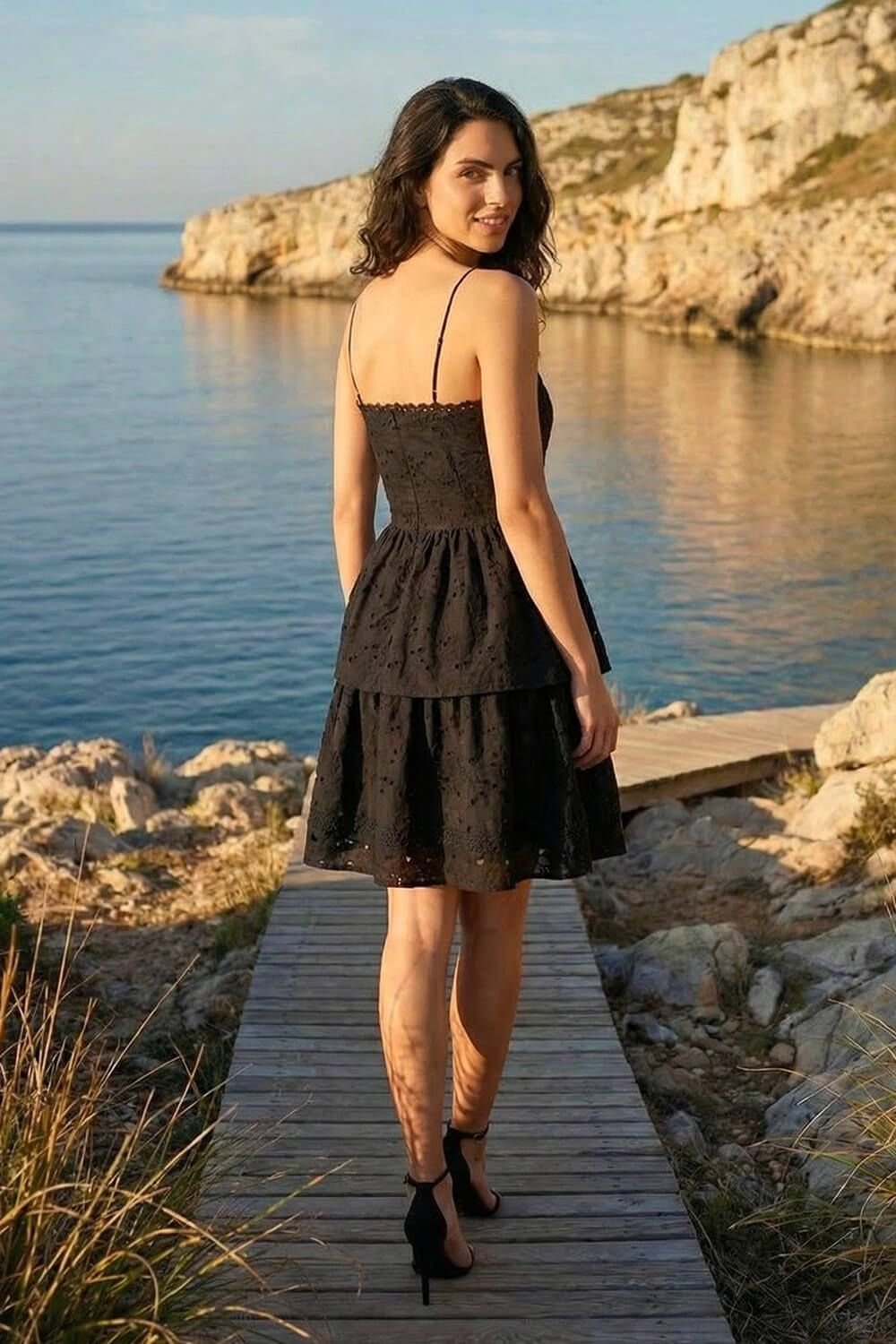 Dusk Dusk Women's Tiered Broderie Dress in Black - 3