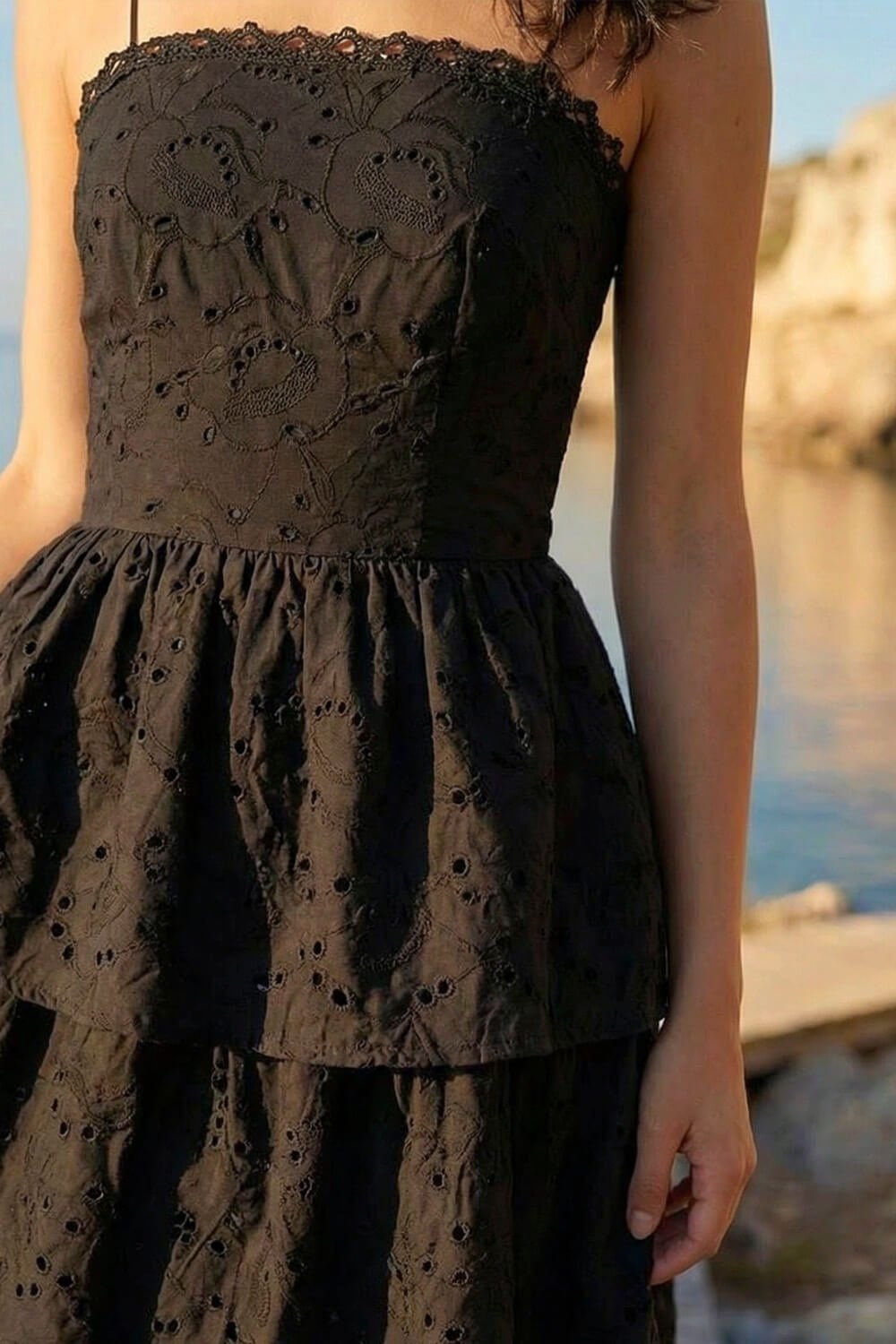 Dusk Dusk Women's Tiered Broderie Dress in Black - 4