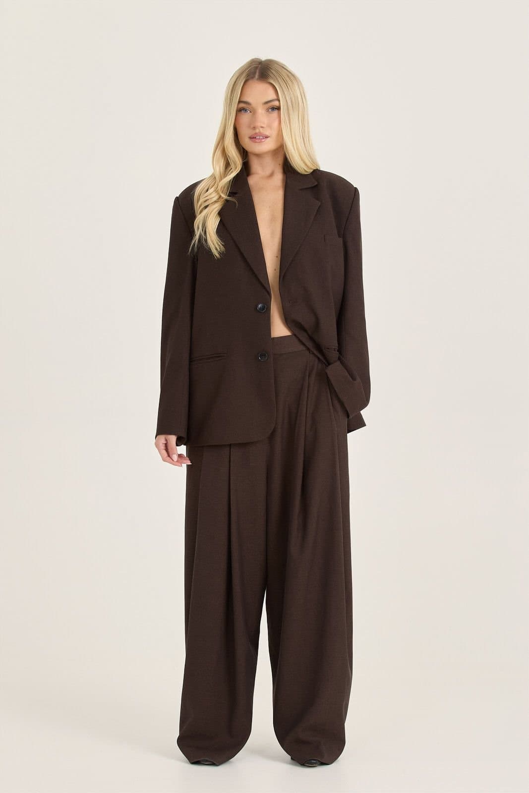 Loom Archives Loom Archives Women's LOOM Tailored Barrel Leg Trouser in Chocolate