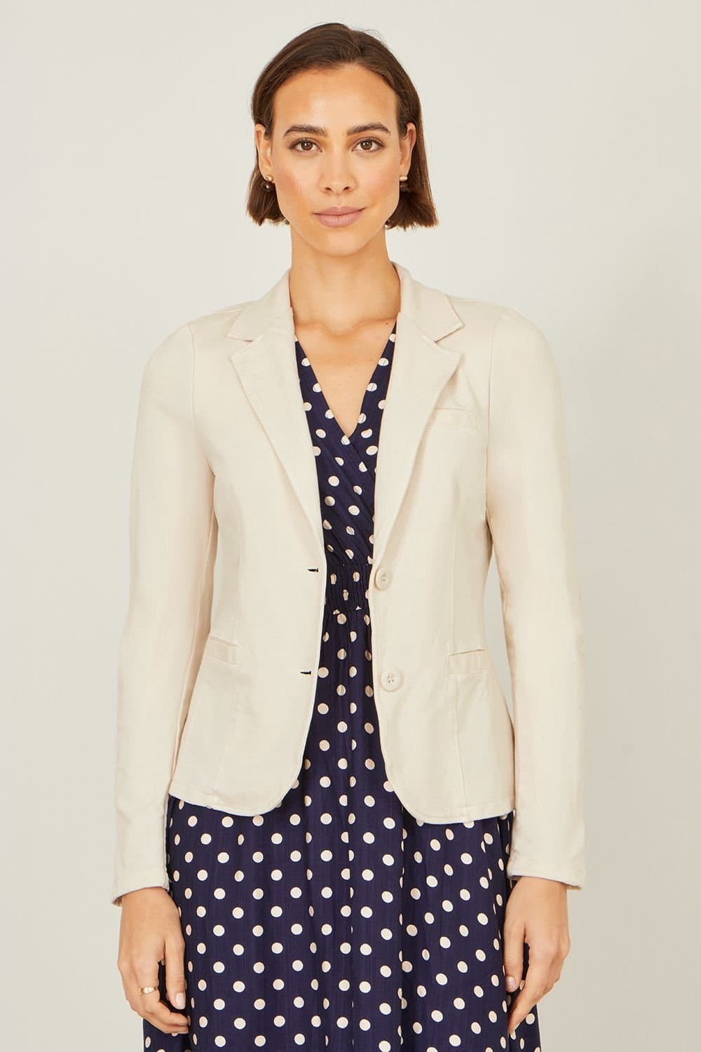 Yumi Yumi Women's Beige Stretch Cotton Blazer