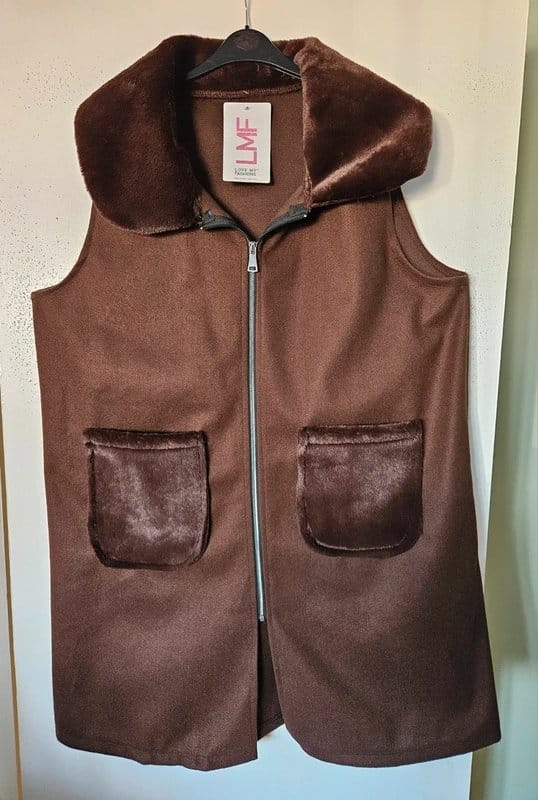 Love My Fashions Selling New Ladies Chocolate furry Gilet, size 20/22/24 Rrp £42.99 - 1