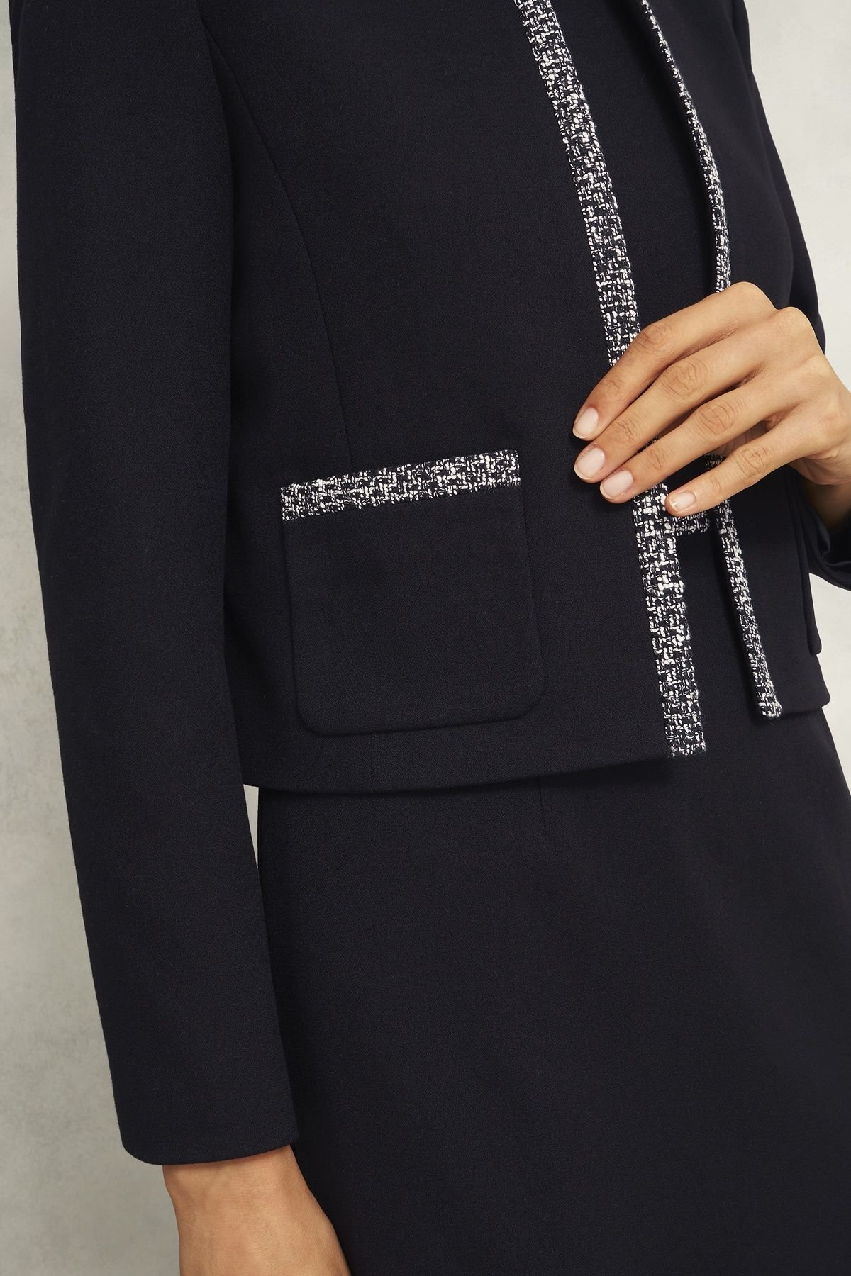 Hobbs London Hobbs London Women's Joyce Cropped Blazer Jacket in Black - 3