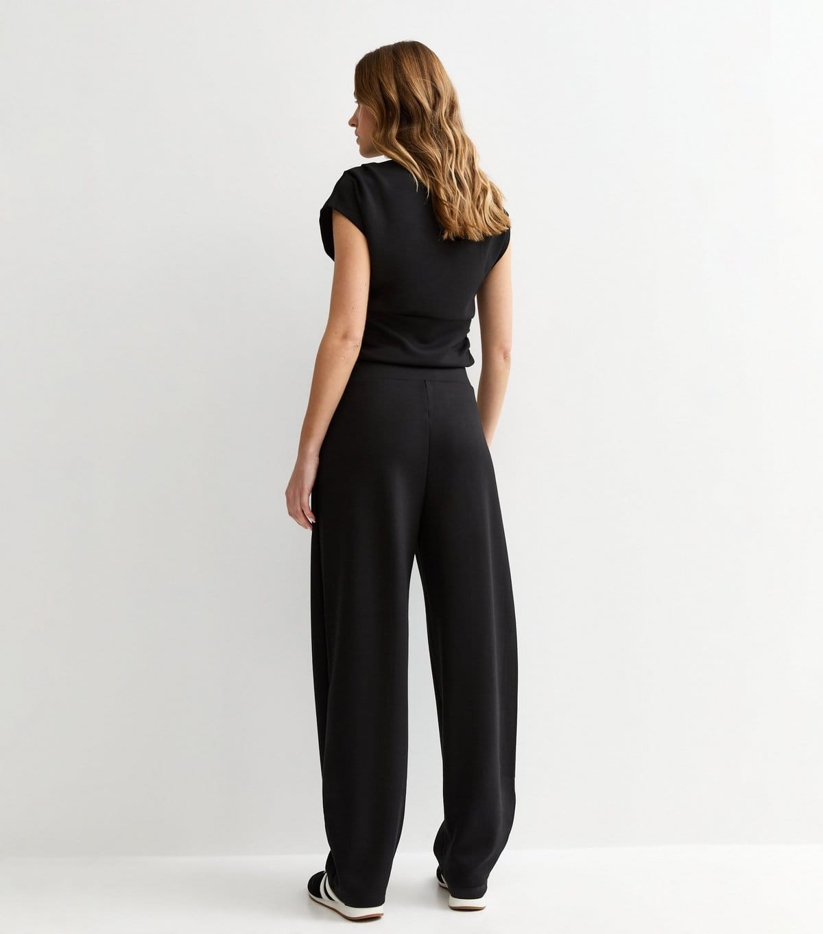New Look Women's Black Soft Touch D Ring Barrel Leg Joggers New Look - 4