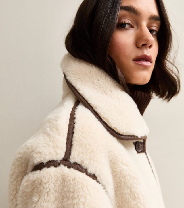 New Look Women's Cream Faux Fur Bonded Jacket New Look - 2