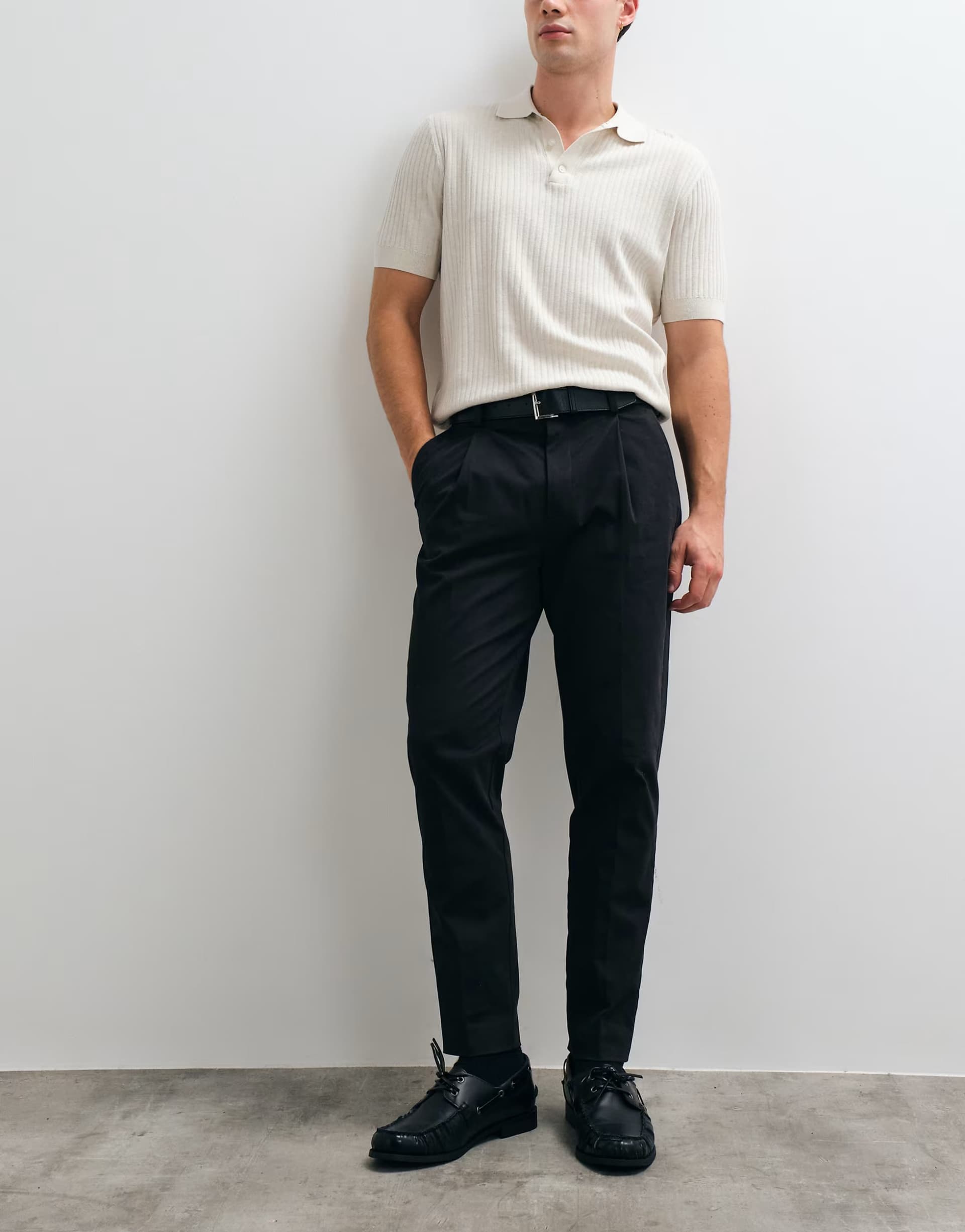 ASOS ASOS DESIGN tailored cotton rich tapered chino trousers in black
