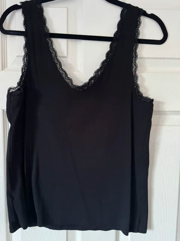 New Look Woman’s lace vest top