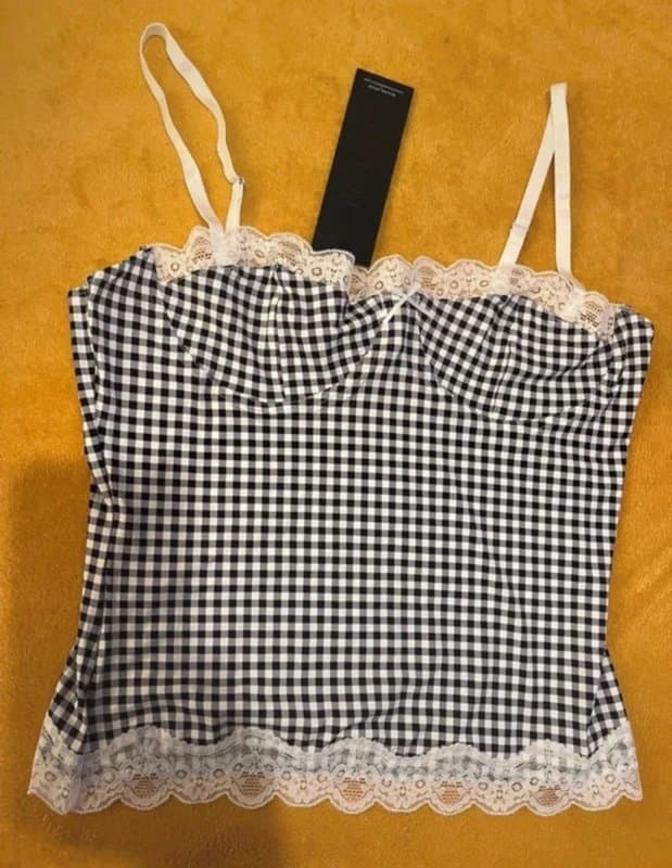 Lioness Lioness cami in black and white with lace trim / super soft cami!