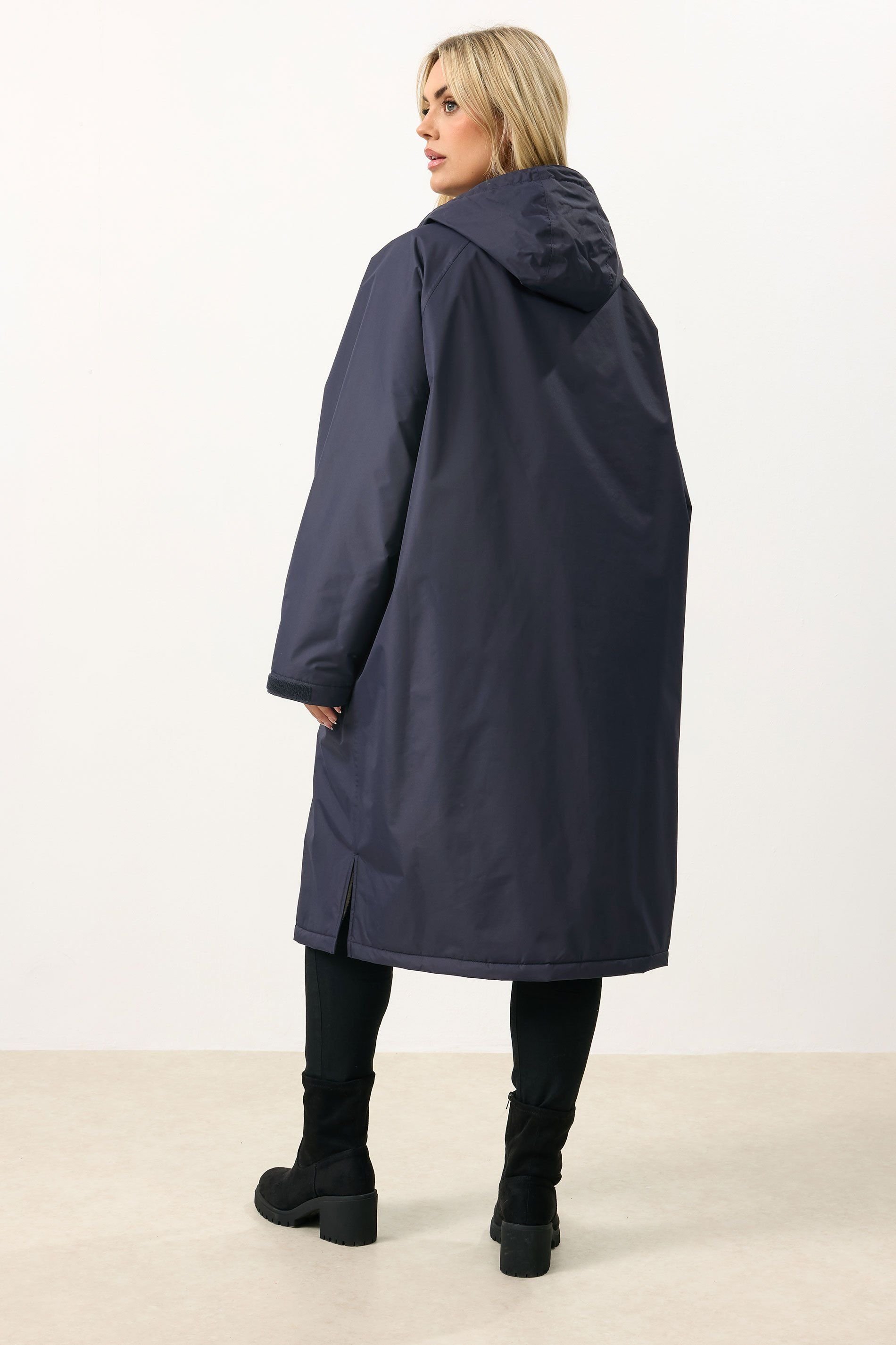 Yours Yours Women's Waterproof Fleece Lined Robe in Mid Navy - 3