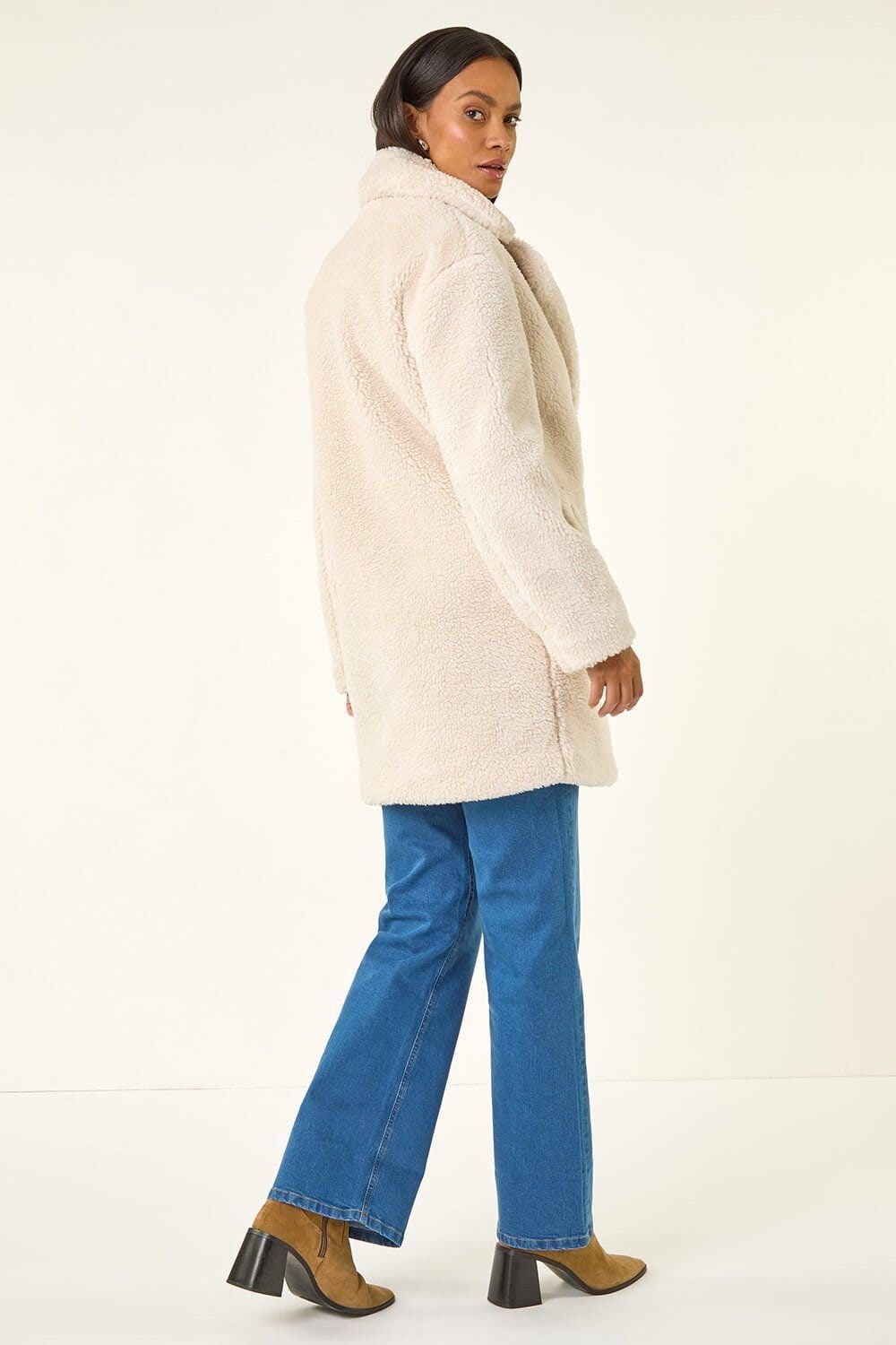Dusk Dusk Women's Oversized Boucle Coat in Off-White - 4