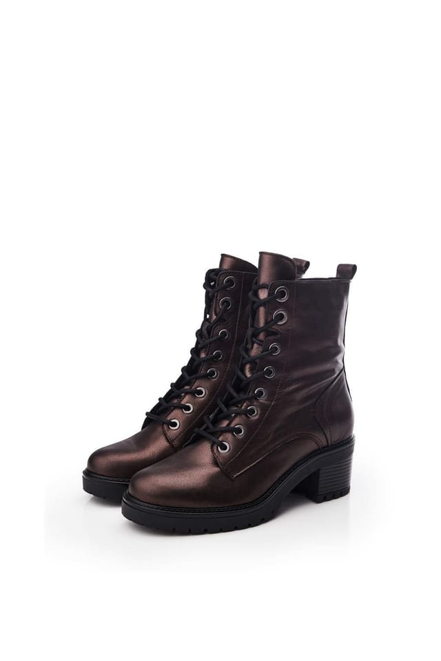 Moda In Pelle Moda In Pelle Women's 'Bellzie' Metallic Leather Ankle Boots in Metallic Silver - 2