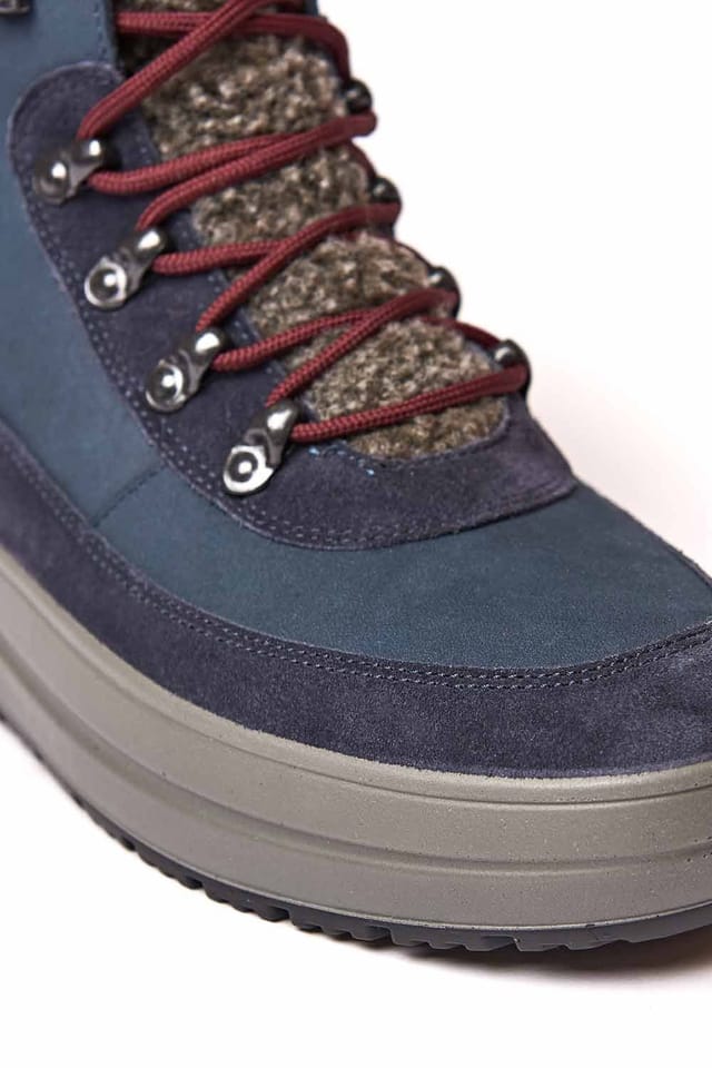 Moshulu Moshulu Women's 'Holne' Water Resistant Flatform Boots in Indigo - 3