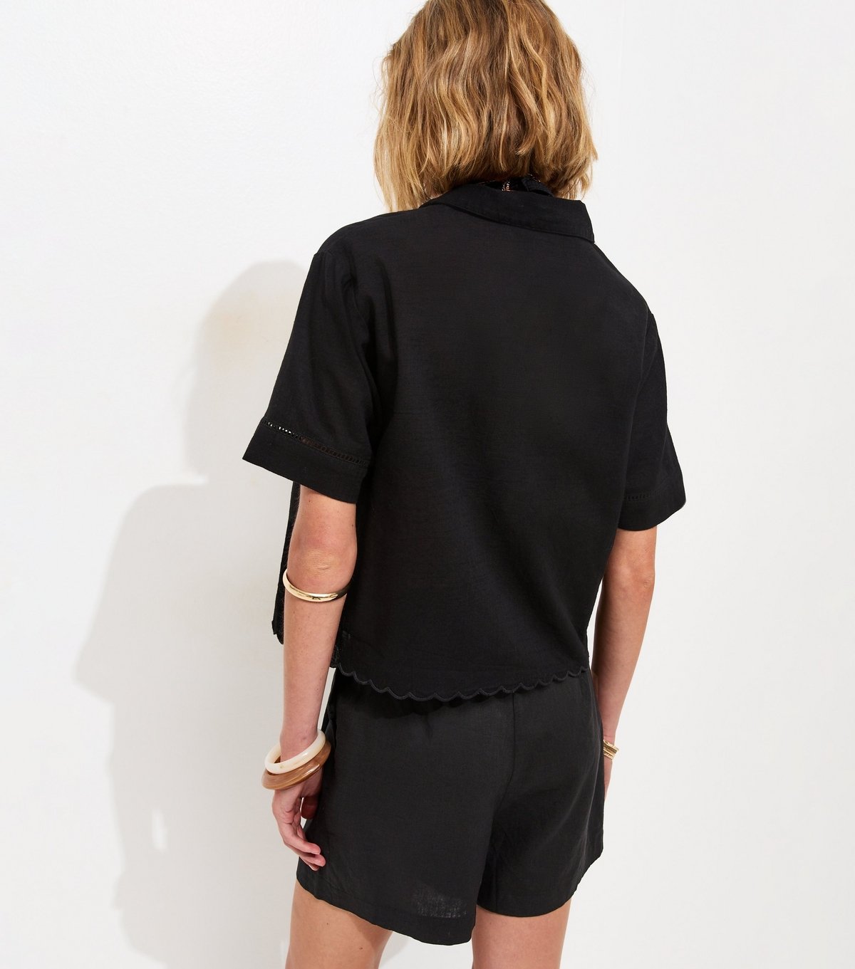 New Look Women's Black Lightweight Cutwork Crop Scallop Hem Shirt New Look - 4