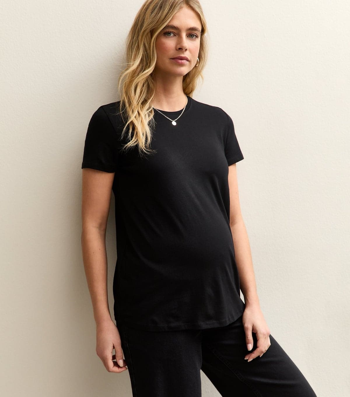 New Look Women's Maternity Black Crew Neck T-Shirt New Look