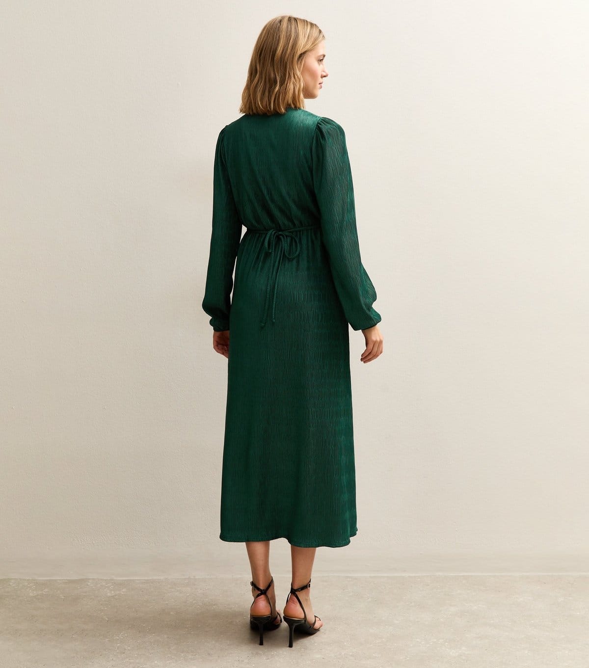 New Look Women's Dark Green Plisse V-Neck Midi Dress New Look - 4