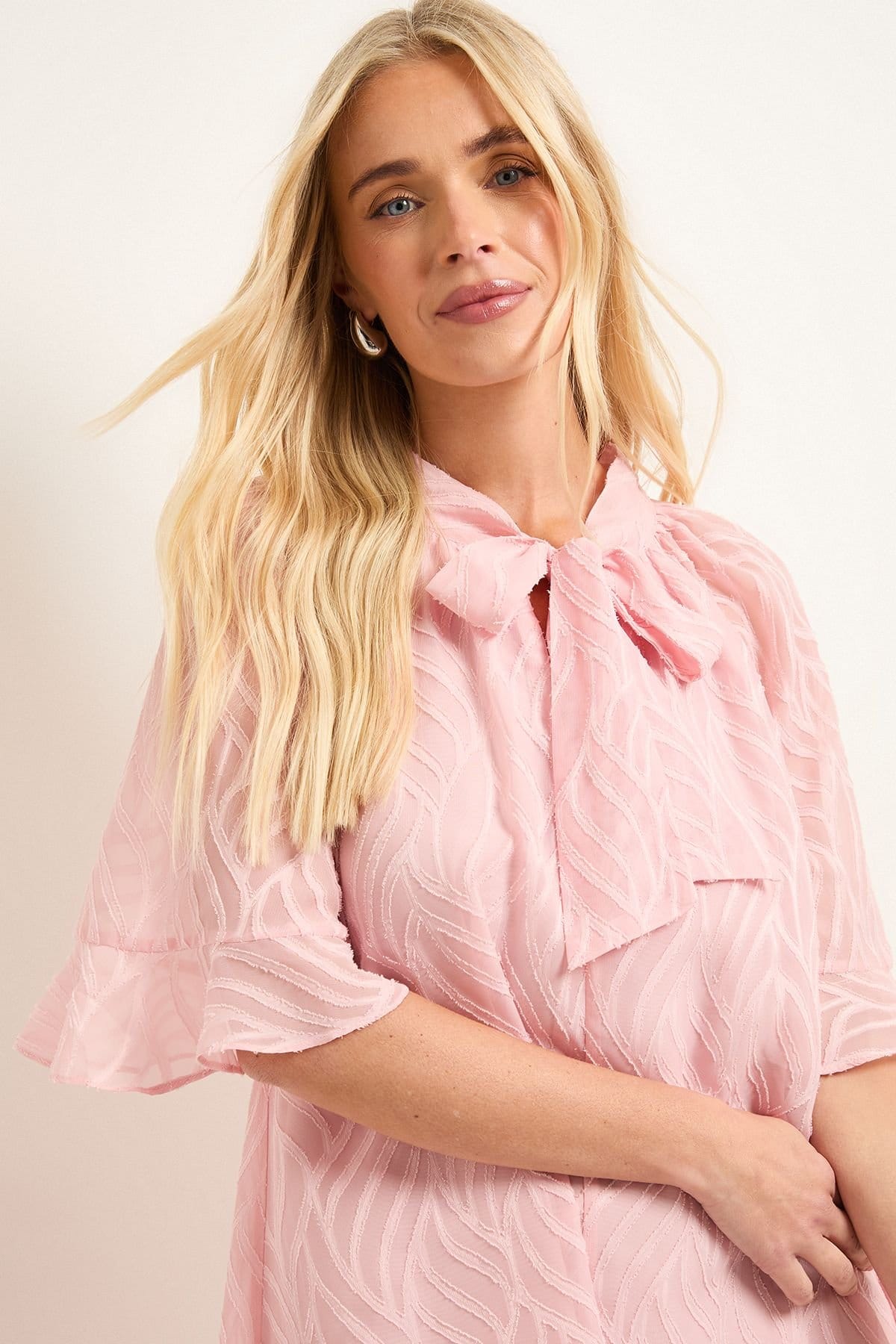 Wallis Wallis Women's Petite Burn Out Cape Sleeve Shift Dress in Blush - 4