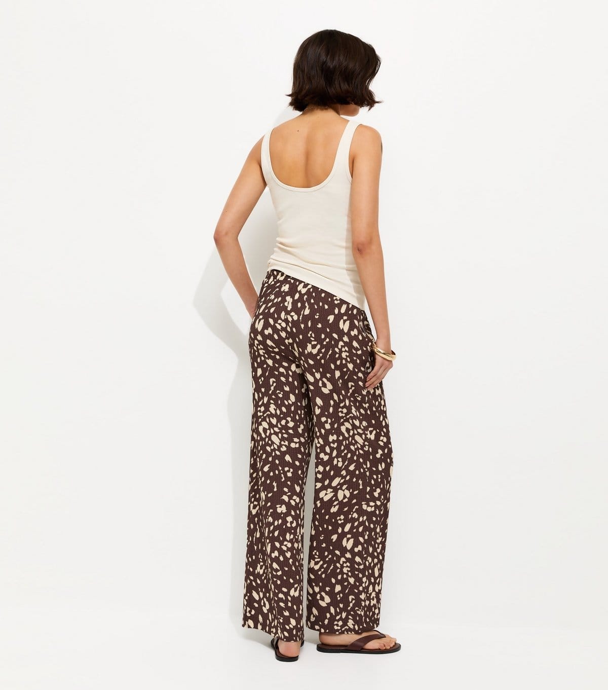 New Look Women's Brown Animal Print Crinkled Wide Leg Trousers New Look - 4
