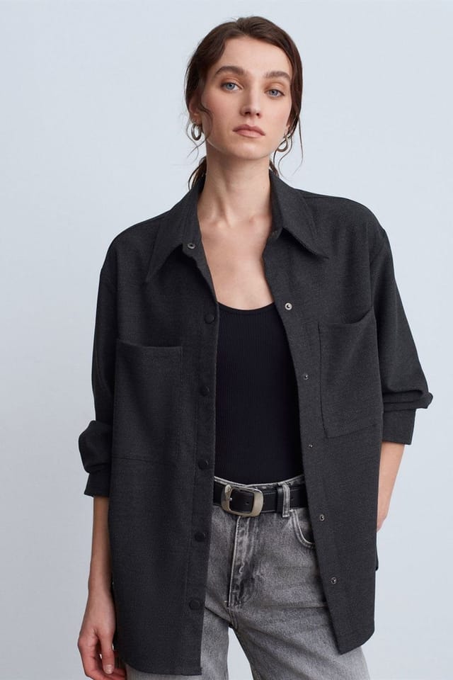 Dilvin Dilvin Women's Oversized Long-Sleeve Knit Overshirt in Black - 3