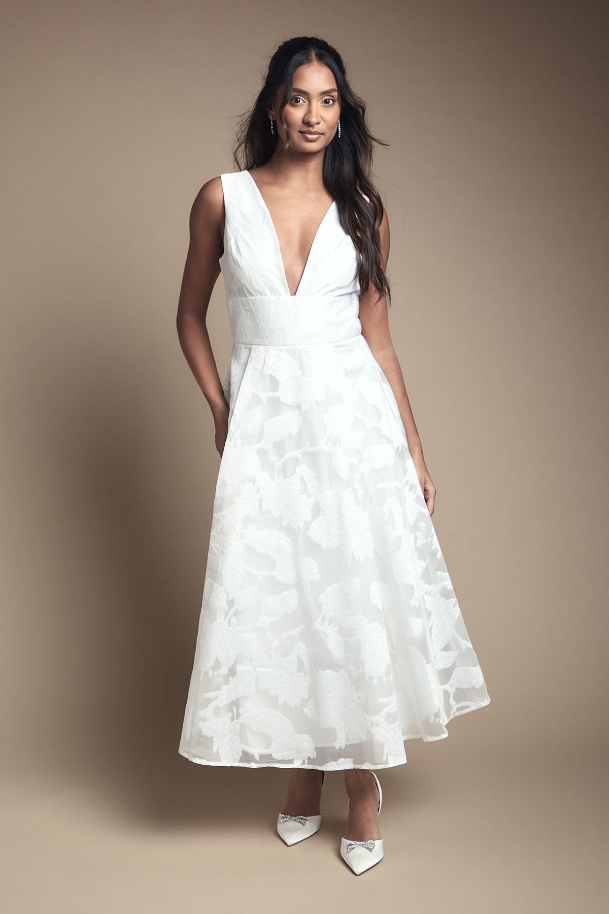 Coast Coast Women's Plunge Neck Jacquard Midi Wedding Dress in Ivory - 2