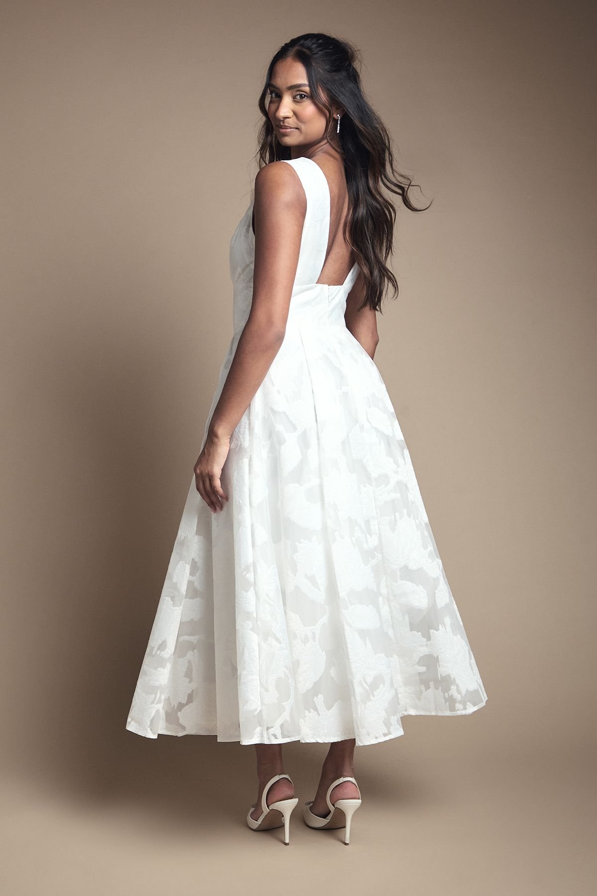 Coast Coast Women's Plunge Neck Jacquard Midi Wedding Dress in Ivory - 3